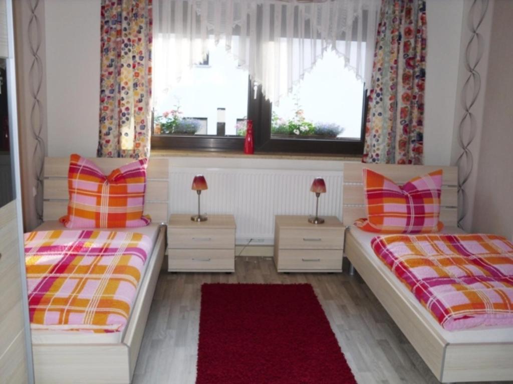 Ferienwohnungen Und Gaestezimmer Herrmann Steinbach am Wald Pokój zdjęcie